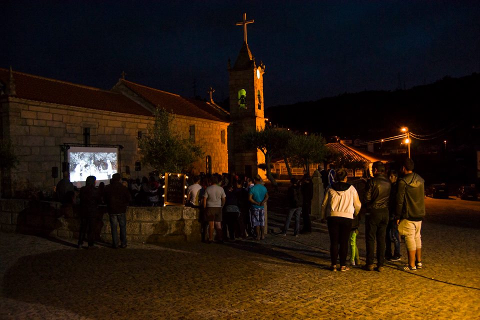 le cinéma ambulant de La boite carrée a fait étape à Vila Cova