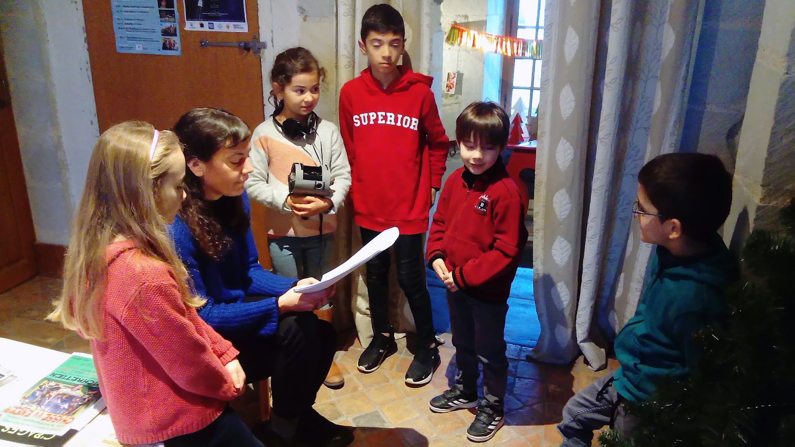 La boite carrée accompagne les enfants de Vauchrétien dans la réalisation de leur court-métrage