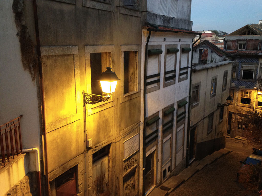 vue sur la rue près de Rosa Imunda à Porto