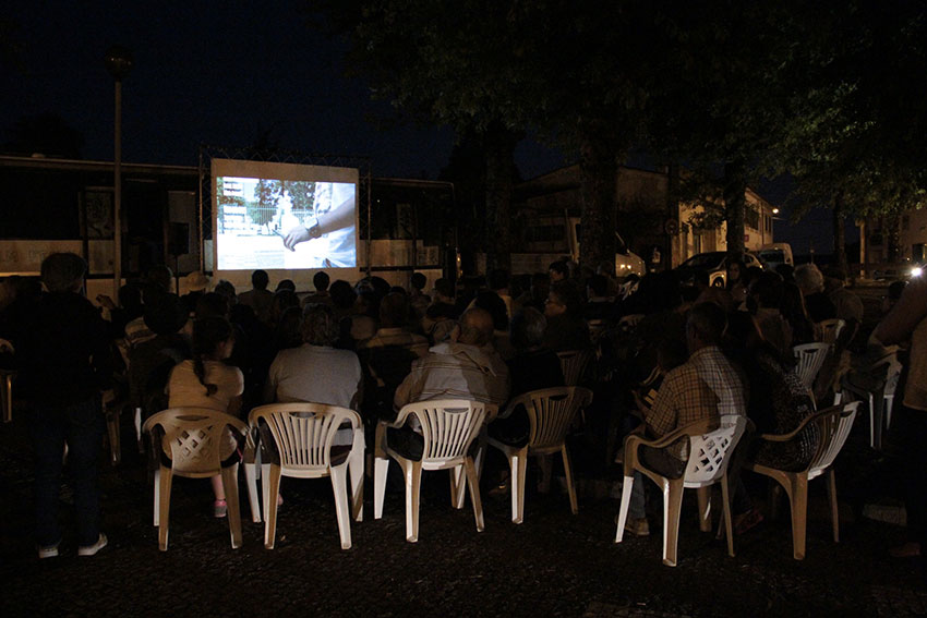 sessão ao ar livre do festival Curtas Vila do Conde 