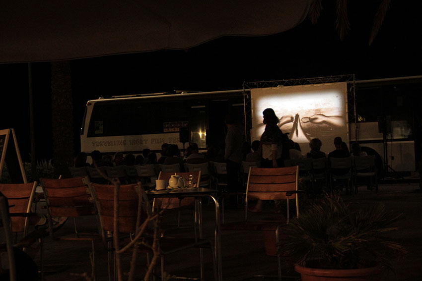projection plein air du cinéma itinérant de La boite carrée à Sesimbra