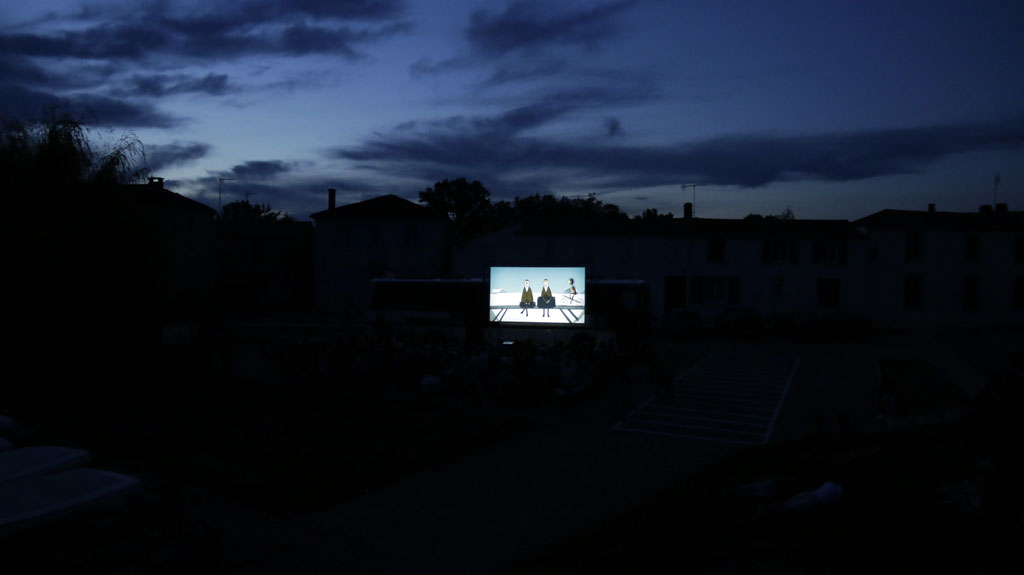 Projection du court-métrage russe The theory of sunset sur le port de maillé