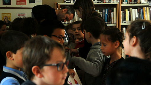 les enfants de l'atelier autour du poème Saltimbanques de Guillaume Apollinaire
