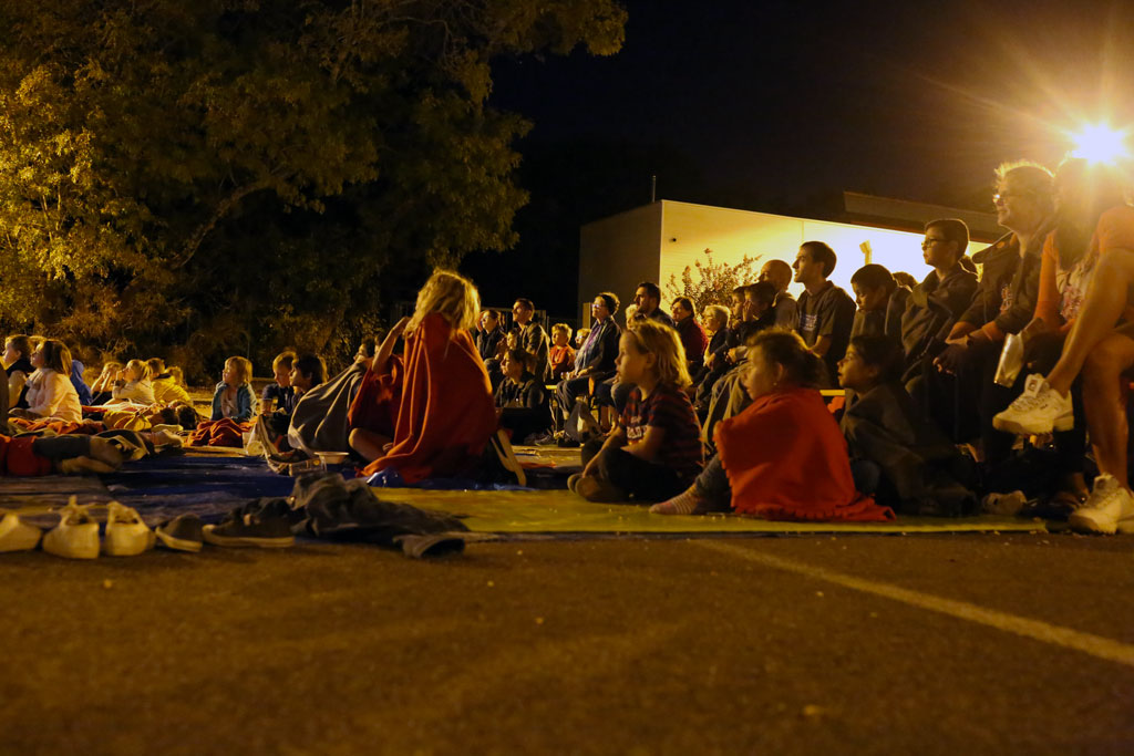 Le cinéma itinérant de la boite carrée diffuse des courts-métrages en plein air à Ste Pazanne